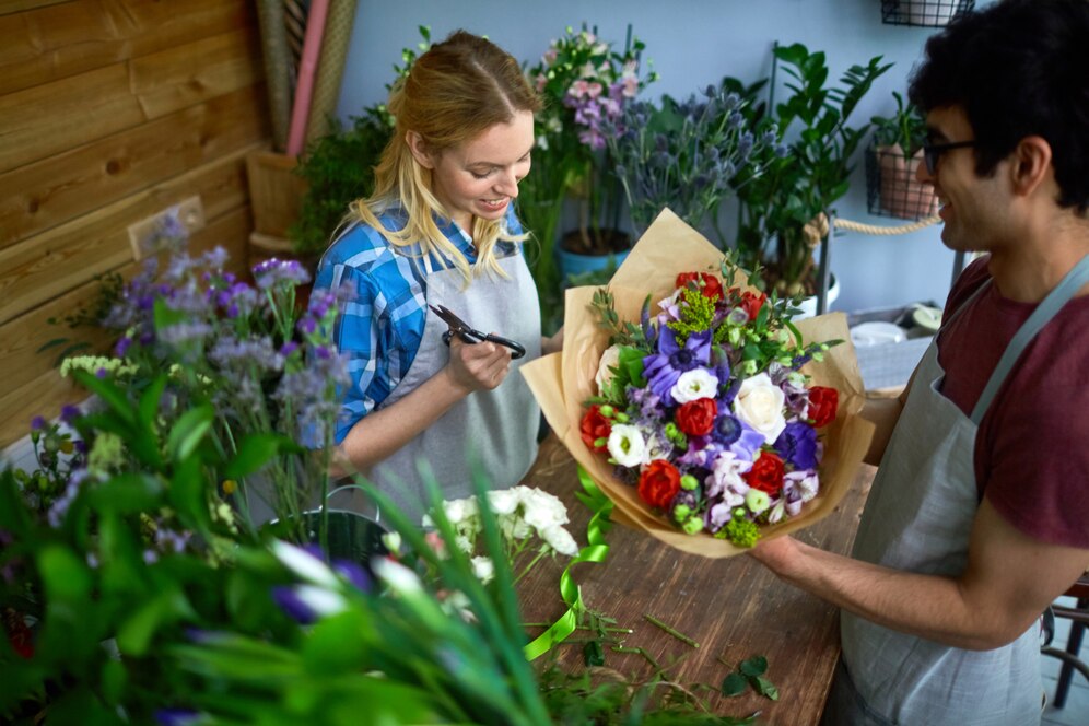 Online vs. Local Florists: Which is the Best Choice for Bouquet Delivery